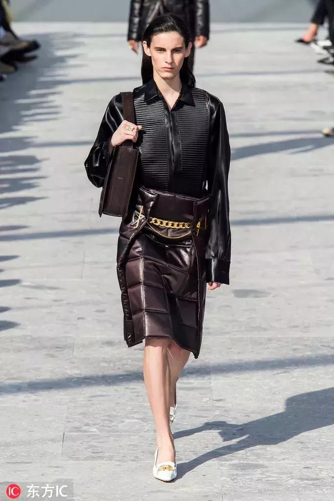 粉色打底适合什么颜色的外套,最适合女生的颜色