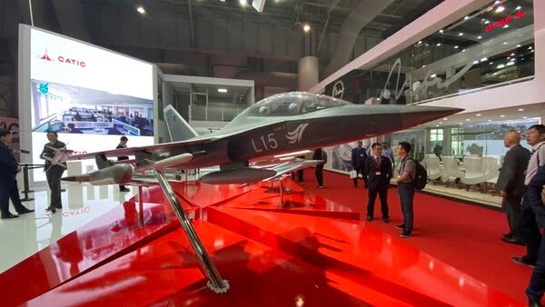 国际教练机市场百花齐放但需求小对飞机制造商来说是个坏消息？