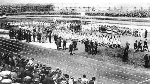 效仿日本足球中小学足球联赛,日本的小学足球赛