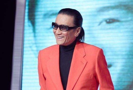 谢贤从年轻到老的视频,谢贤一年赚一栋楼