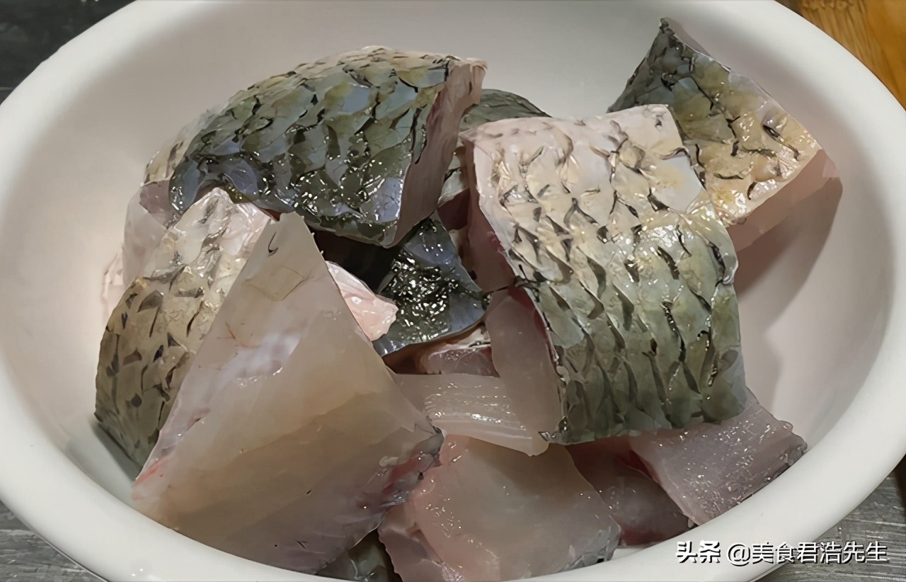 过年要吃鱼教你懒人做法用料简单,天冷就要多吃鱼