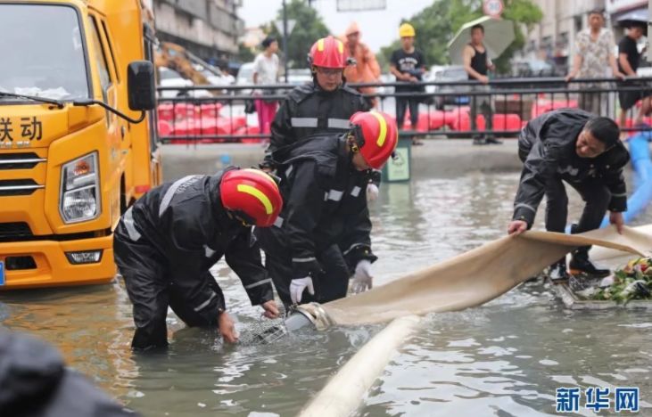 台风把窗户刮掉砸死人谁负责,台风导致窗户掉落砸伤他人
