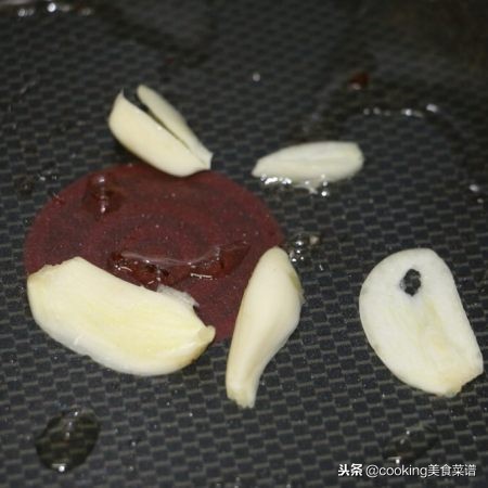 大白菜炒豆干五花肉,豆干炒五花肉教学视频