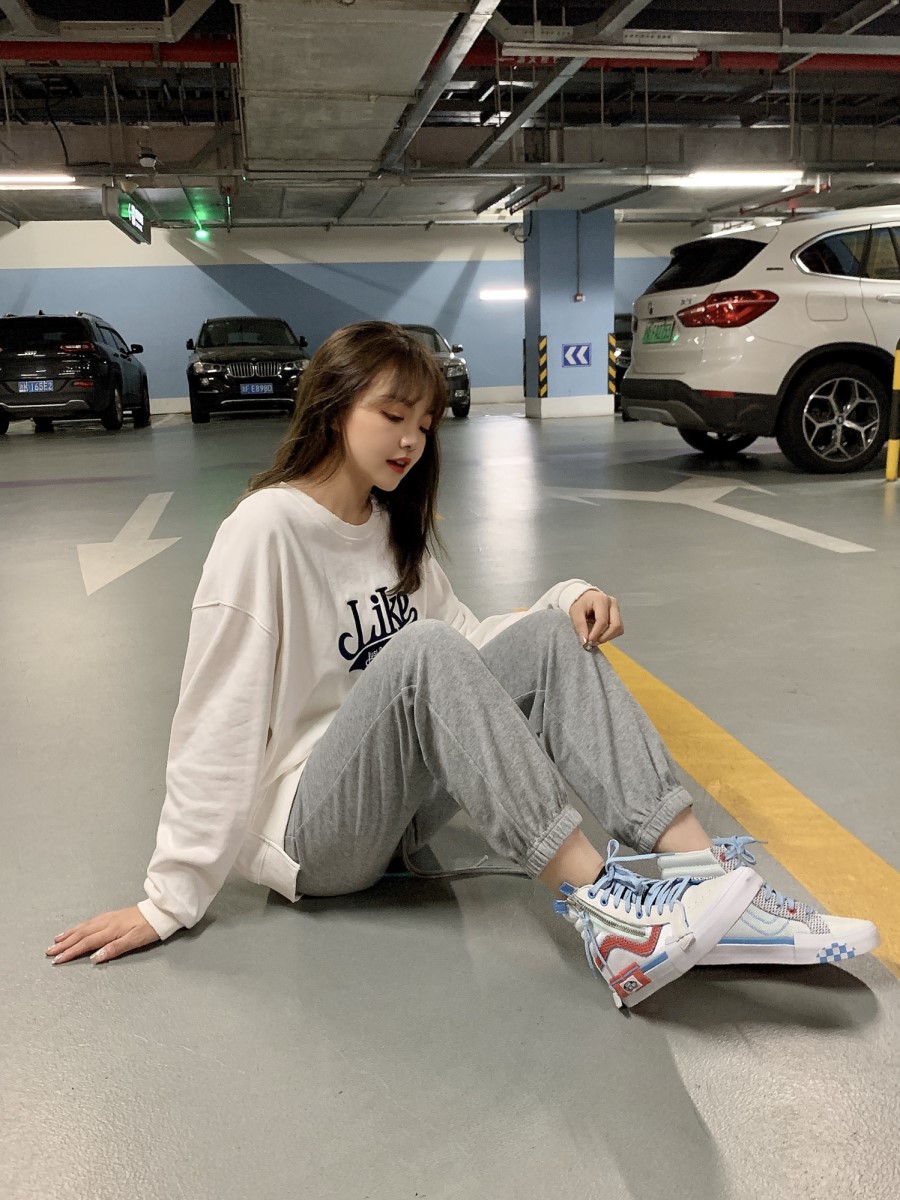 vans绉嬭鏂版,vans绉嬪涓府绌挎惌