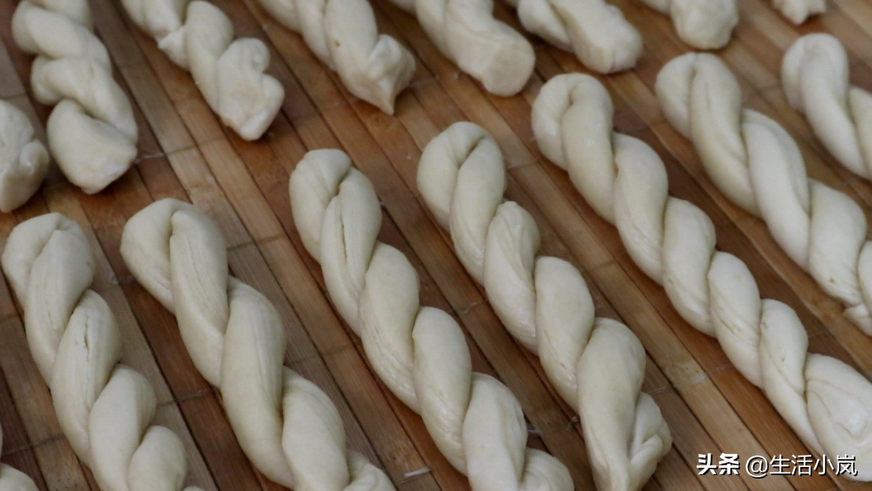 怎么炸软麻花里软外酥,炸出香脆的麻花