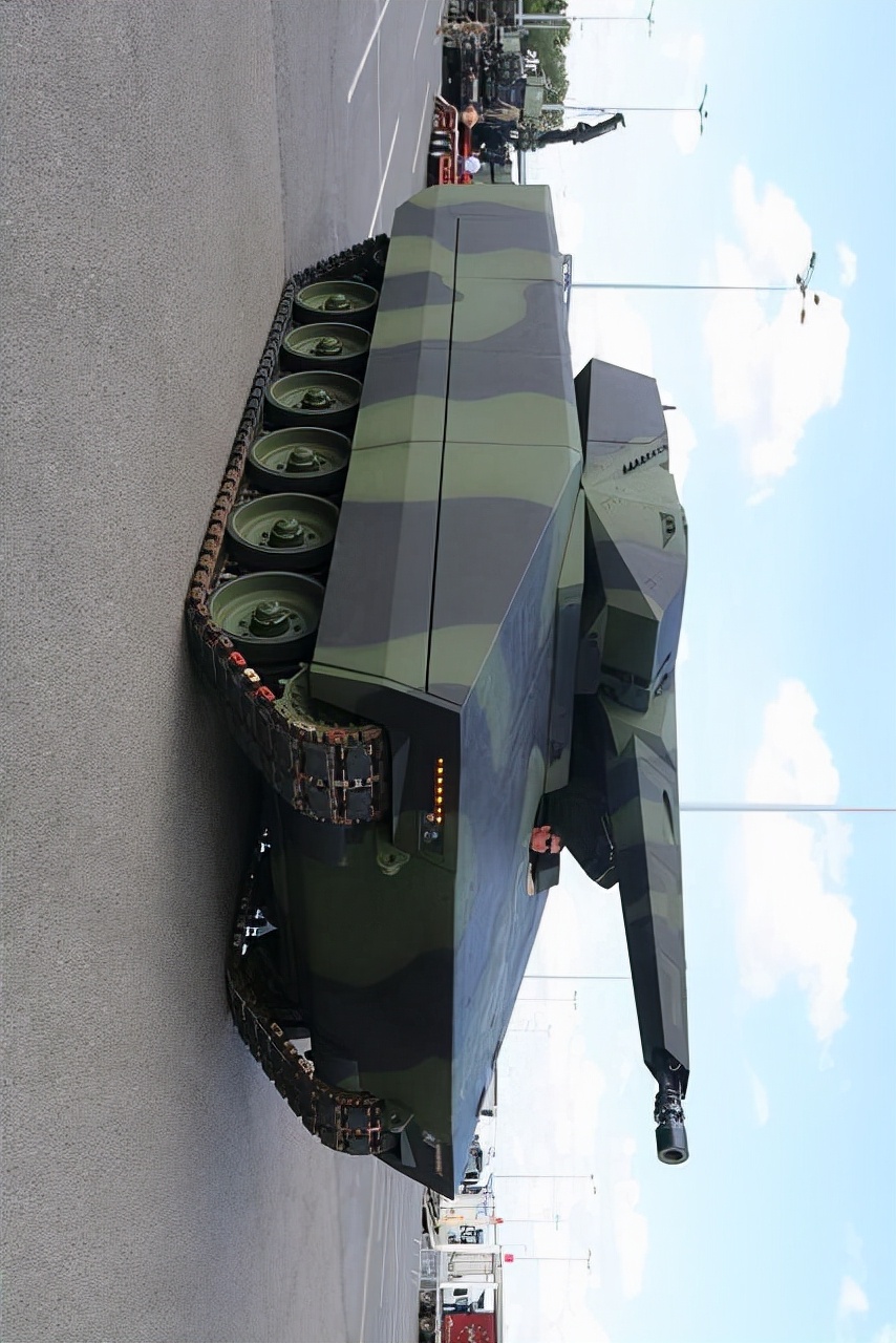 世界上防护能力最强的装甲车,最新山猫kf41步兵战车