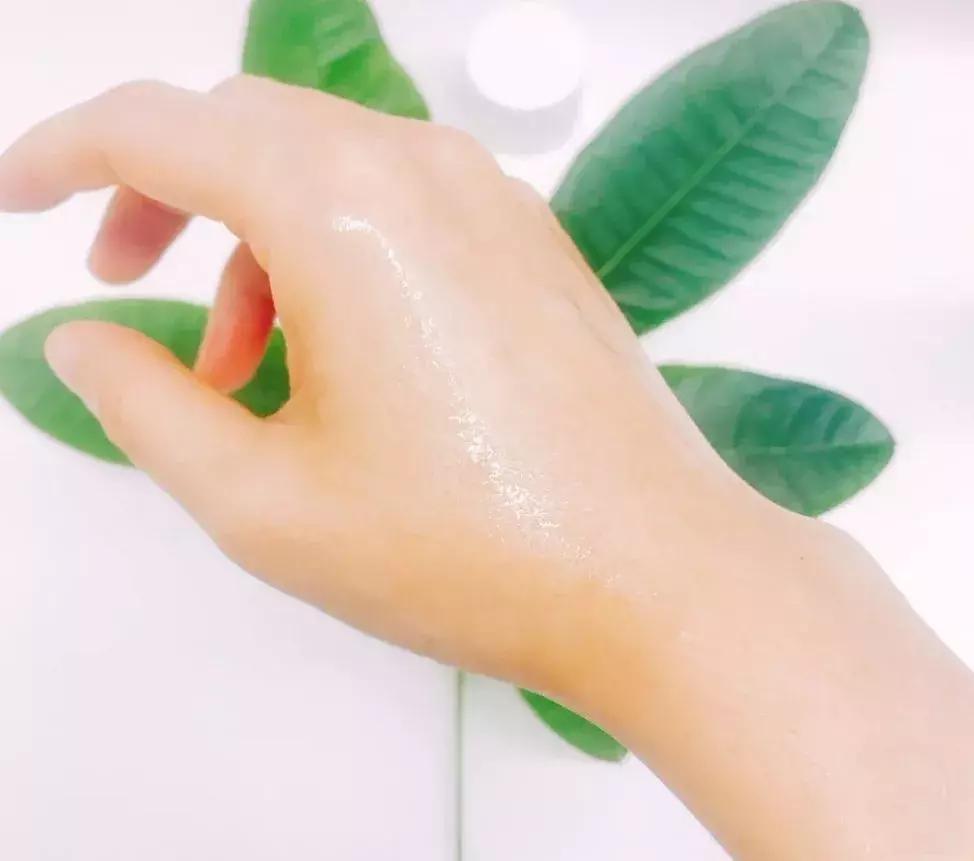 军训后要被晒成碳？史上最强晒后修复攻略，让你快速白回来