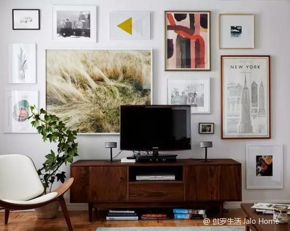 客厅可以有电视，但不该成为主角，它们可以摆成这样
