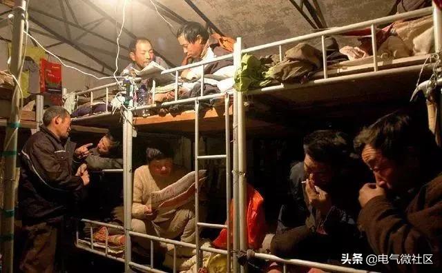 有谁知道搞水电人的辛苦,水电工的工资一般多少