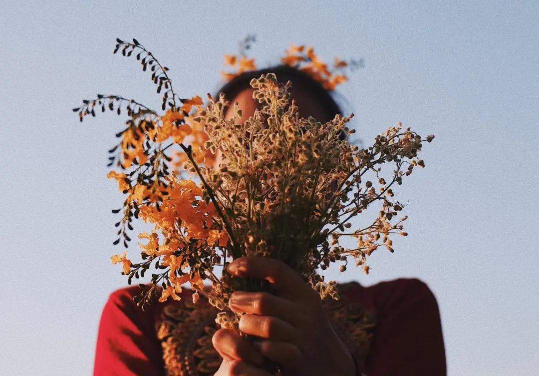 面部敏感发红发烫是什么原因,老年人面部发红是什么原因