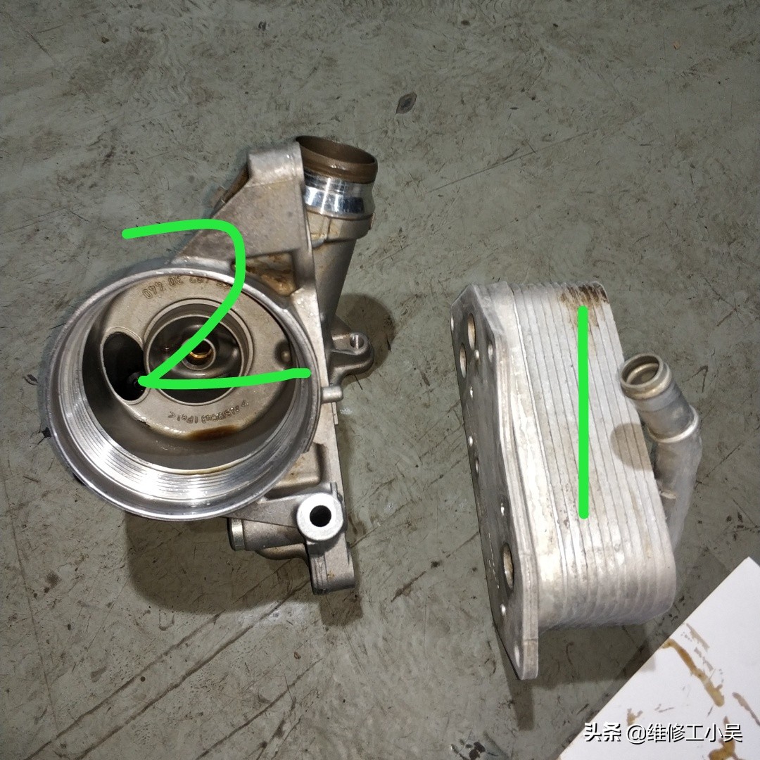 宝马525发动机漏油通病,宝马525跑了8000公里提示加机油