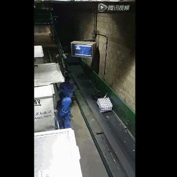 行李箱被机场弄掉了怎么赔,如何防止行李箱被摔坏