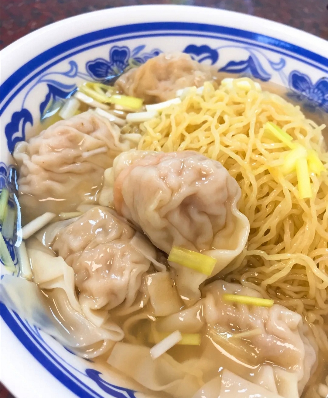 龙津这二十多年老牌街坊面馆，究竟凭何美味开遍荔湾老广都爱吃？