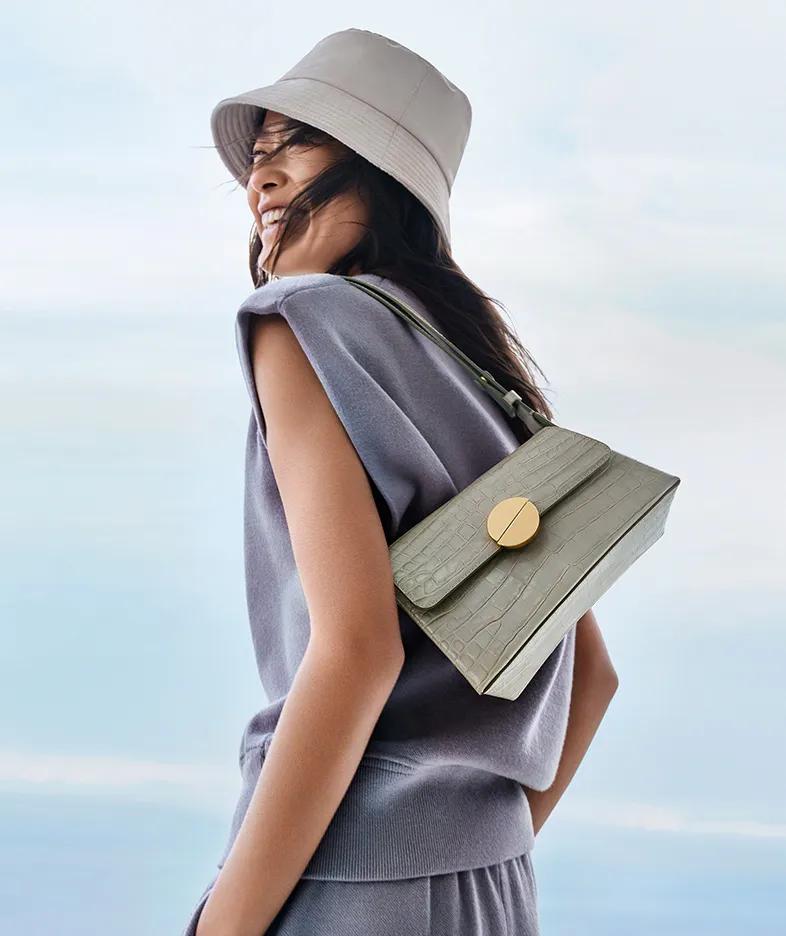 刘雯同款托特包搭配,刘雯都背过哪几款lv包包