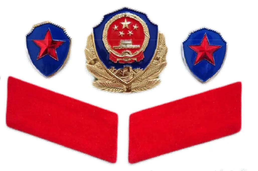 70年代穿白色警服的警察一身正气,监狱警察警服变迁史