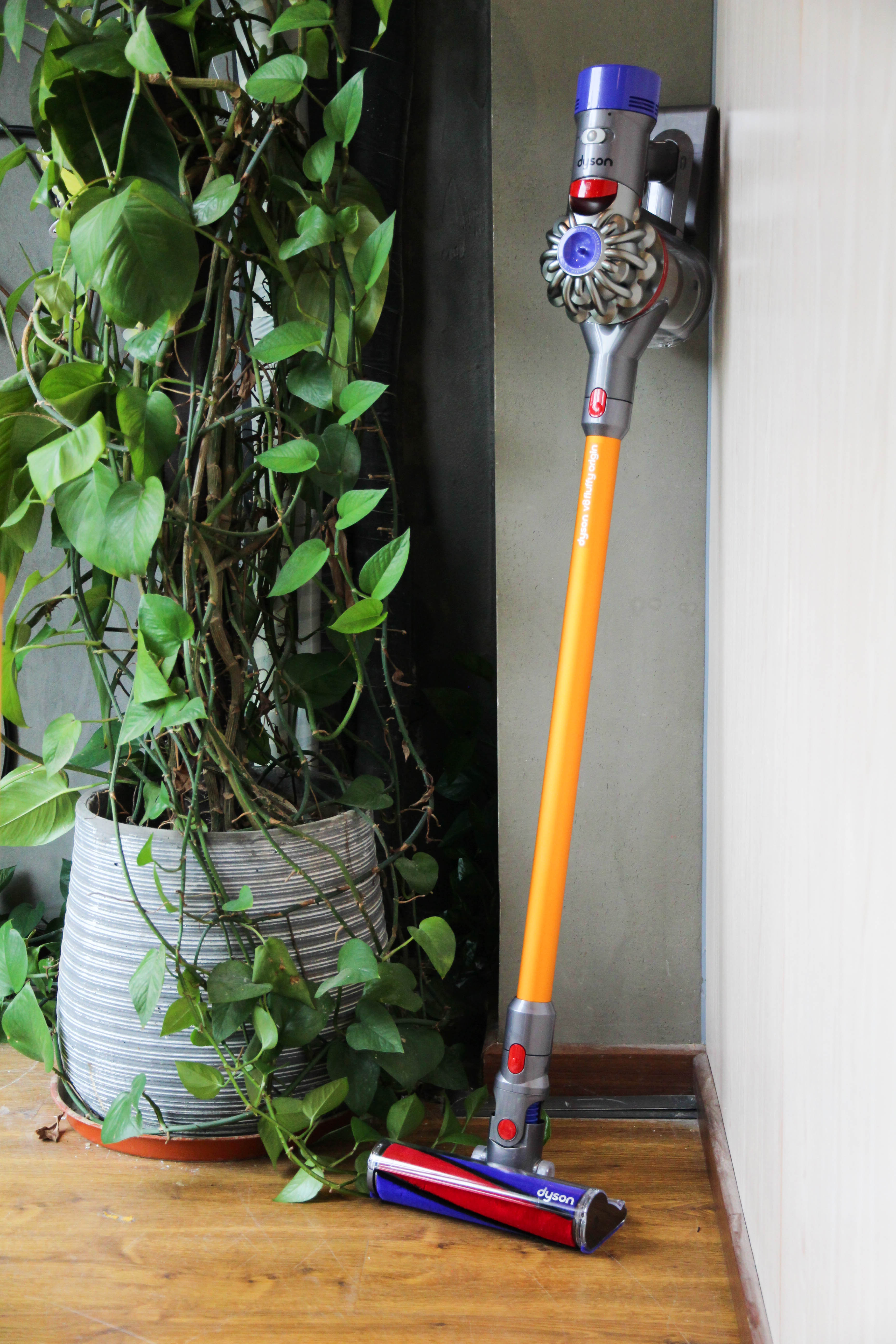 戴森吸尘器v8开箱全过程,戴森吸尘器v8fluffyorigin