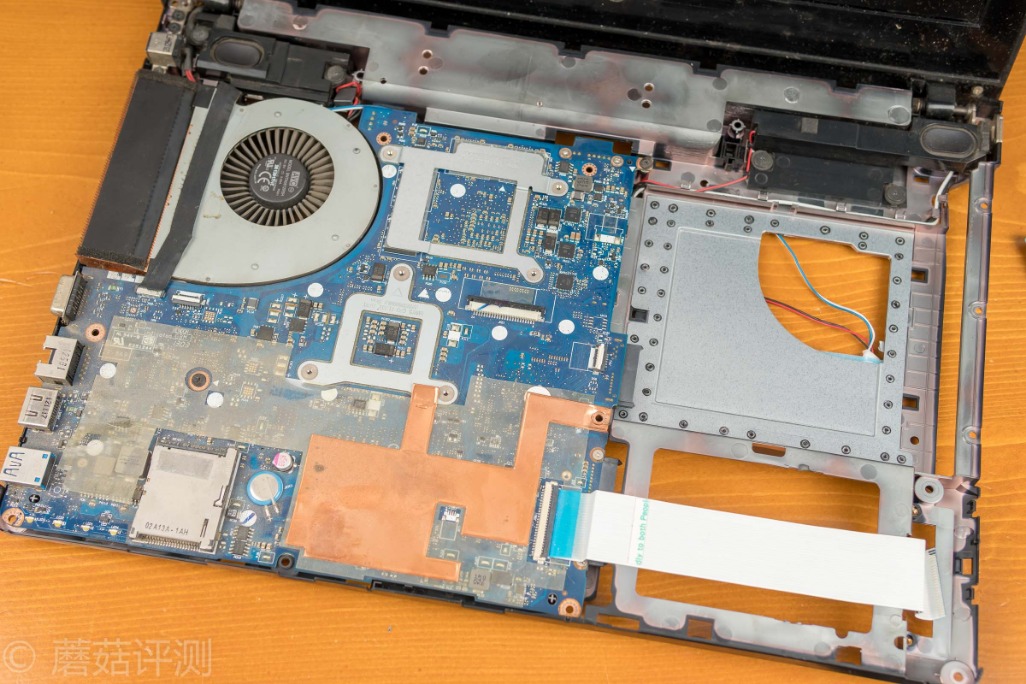 转轴断了维修多少钱,联想y400转轴