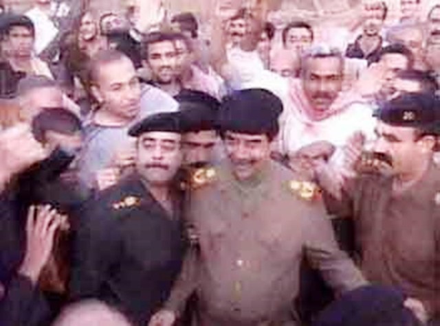 萨达姆公开处决时间,萨达姆在开战前3小时开会视频