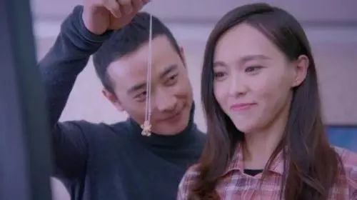 “奥运宝贝”的香艳上位史，和她背后的神秘大佬们