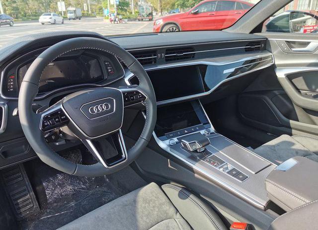 林肯大陆和奥迪a6l哪个档次高,林肯大陆和奥迪A6L对比