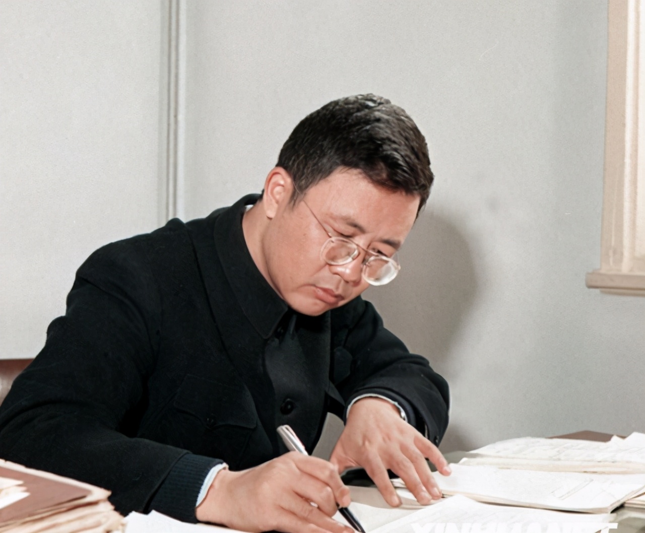 为什么华罗庚数学这么好,自学成才的数学大师华罗庚