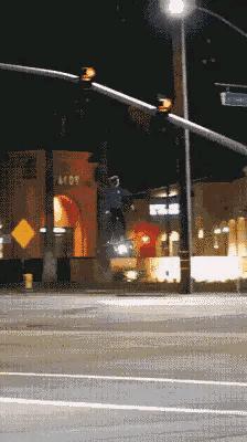 把中间的门店租下来取什么名字好,租下门面不知道取什么名字