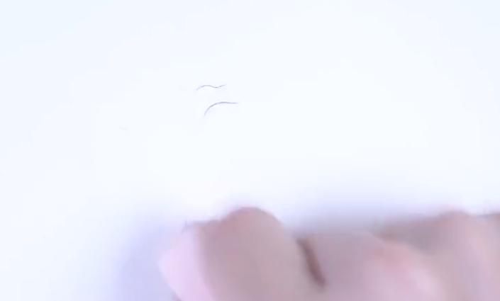 如何去除孩子涂在墙上的笔迹,墙上笔渍怎么去除小窍门