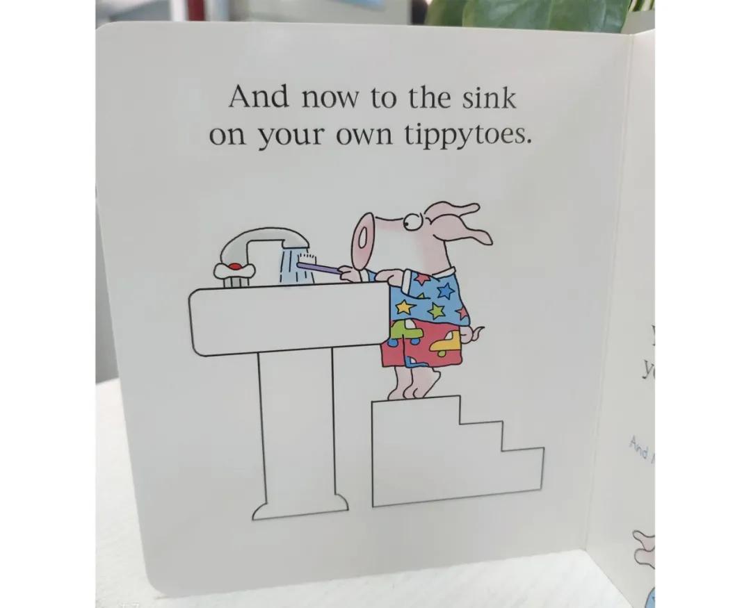 踮起脚尖英文怎么说,踮脚尖英文怎么读