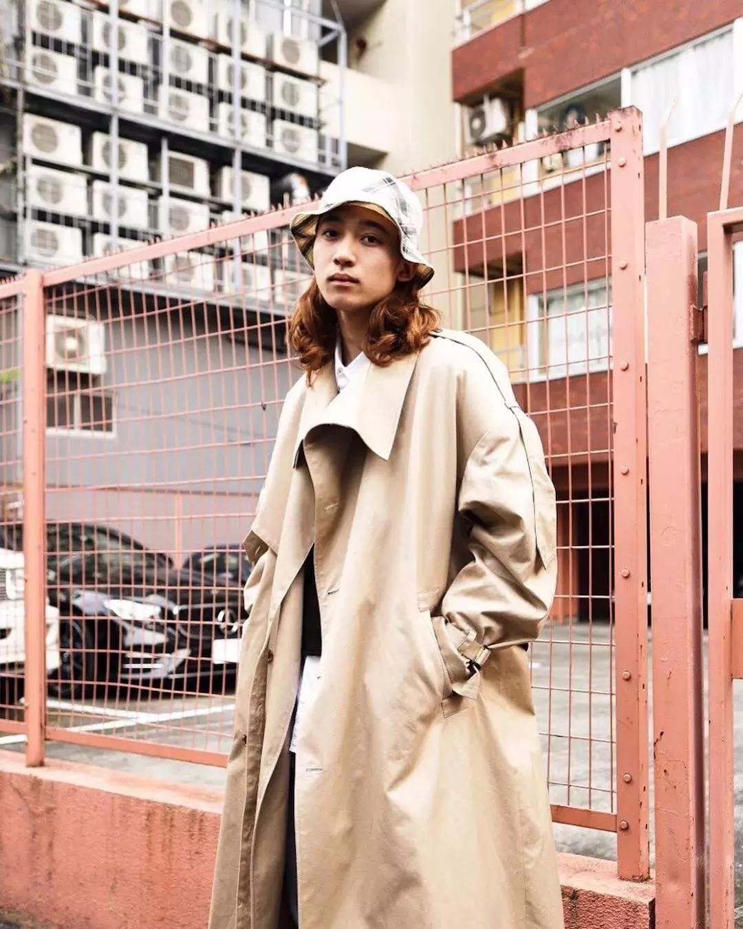 秋天买什么颜色风衣,冬天怎么挑选风衣