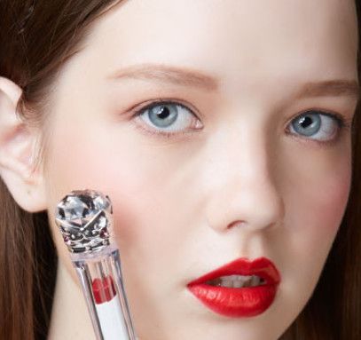 和男朋友约会涂什么颜色口红好看,约会涂什么色口红好看