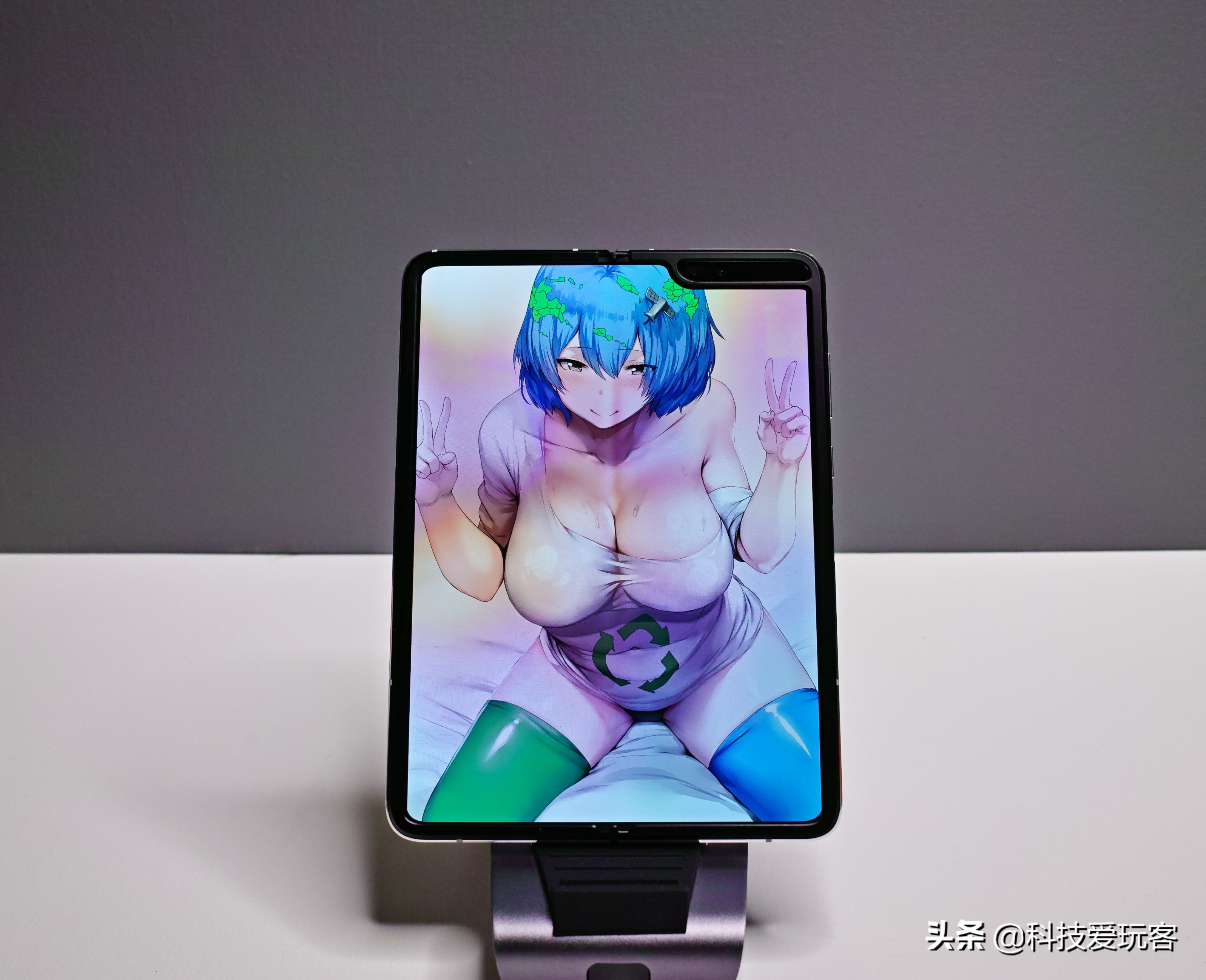 三星w20现在还值得入手吗,19999元的三星