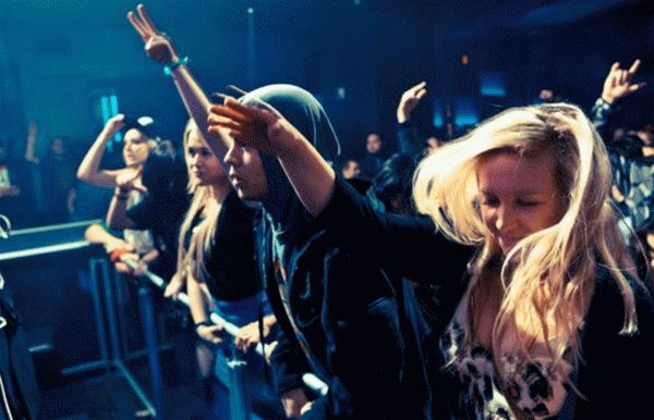 十堰万达新开的酒吧,十堰市万达酒吧一条街