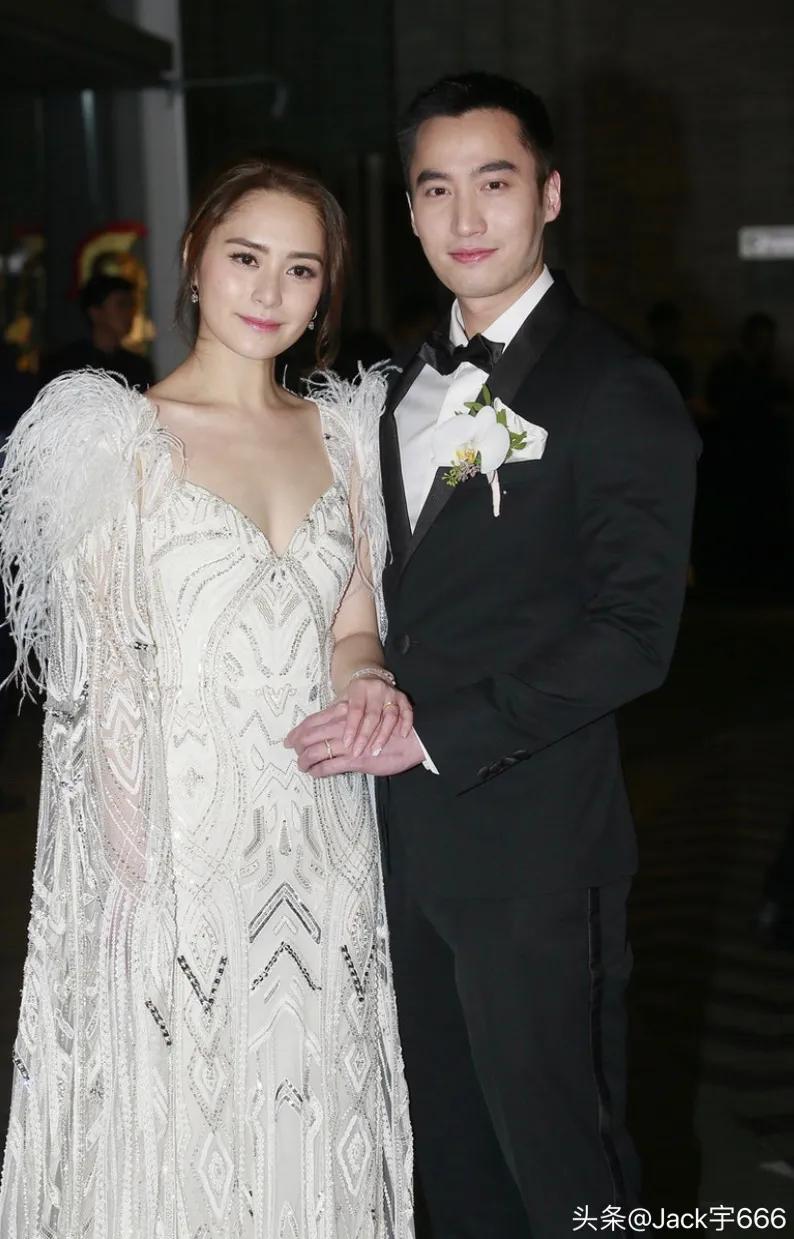 钟欣潼前夫赖弘国现状,钟欣潼和老公最新现状