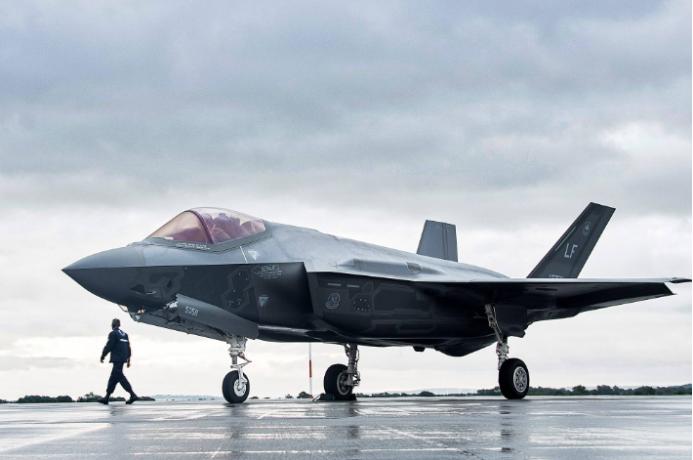 特朗普f35,特朗普参加f35