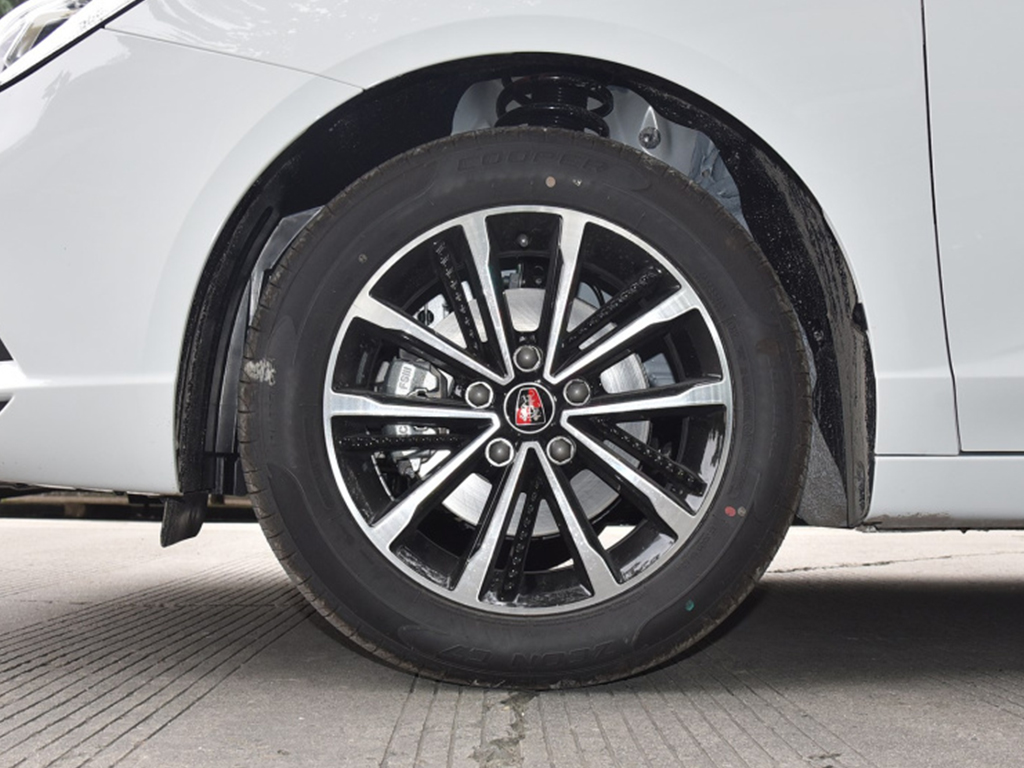 这三款车值得一看空间大油耗低,这3款车价格实惠但百分百是好车