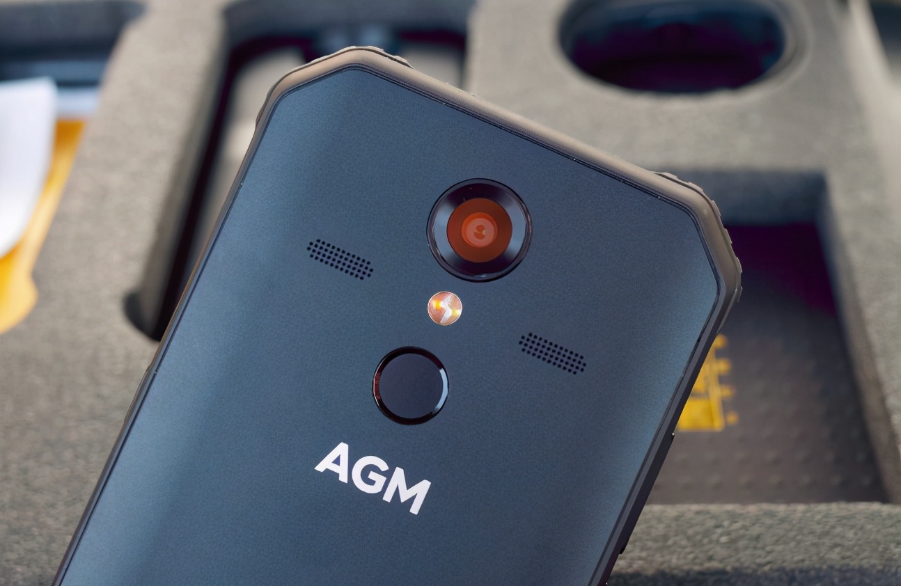 关于手机贴膜的建议,手机贴膜的基本知识