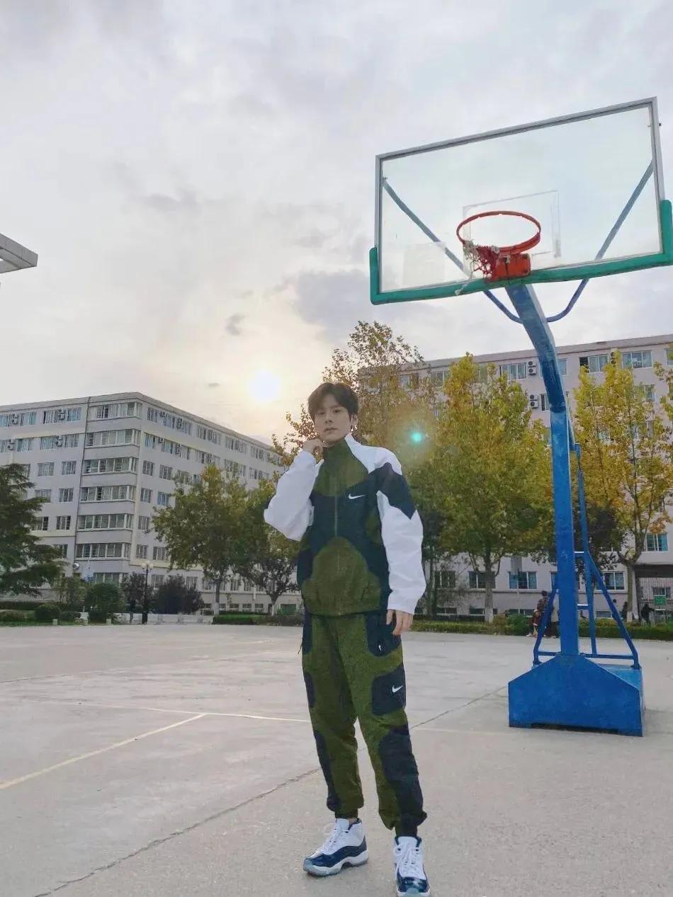 英年早婚的男星合集,英年早婚的男明星