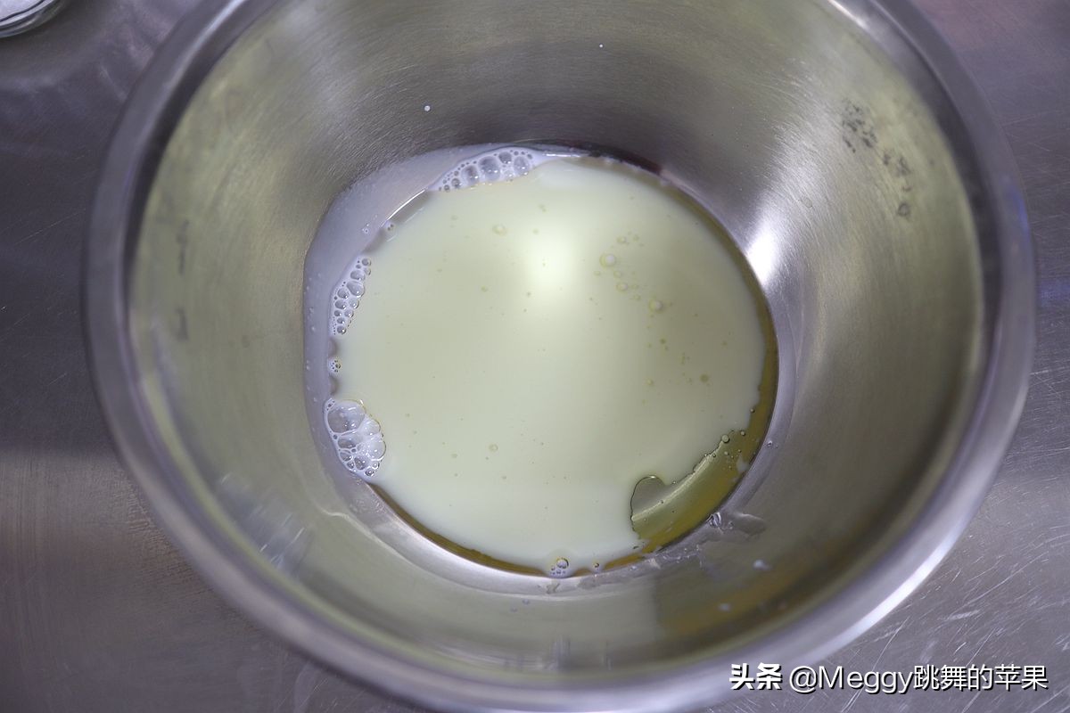 肉松蛋糕卷控出油,肉松蛋糕卷香甜咸香松软馋哭了