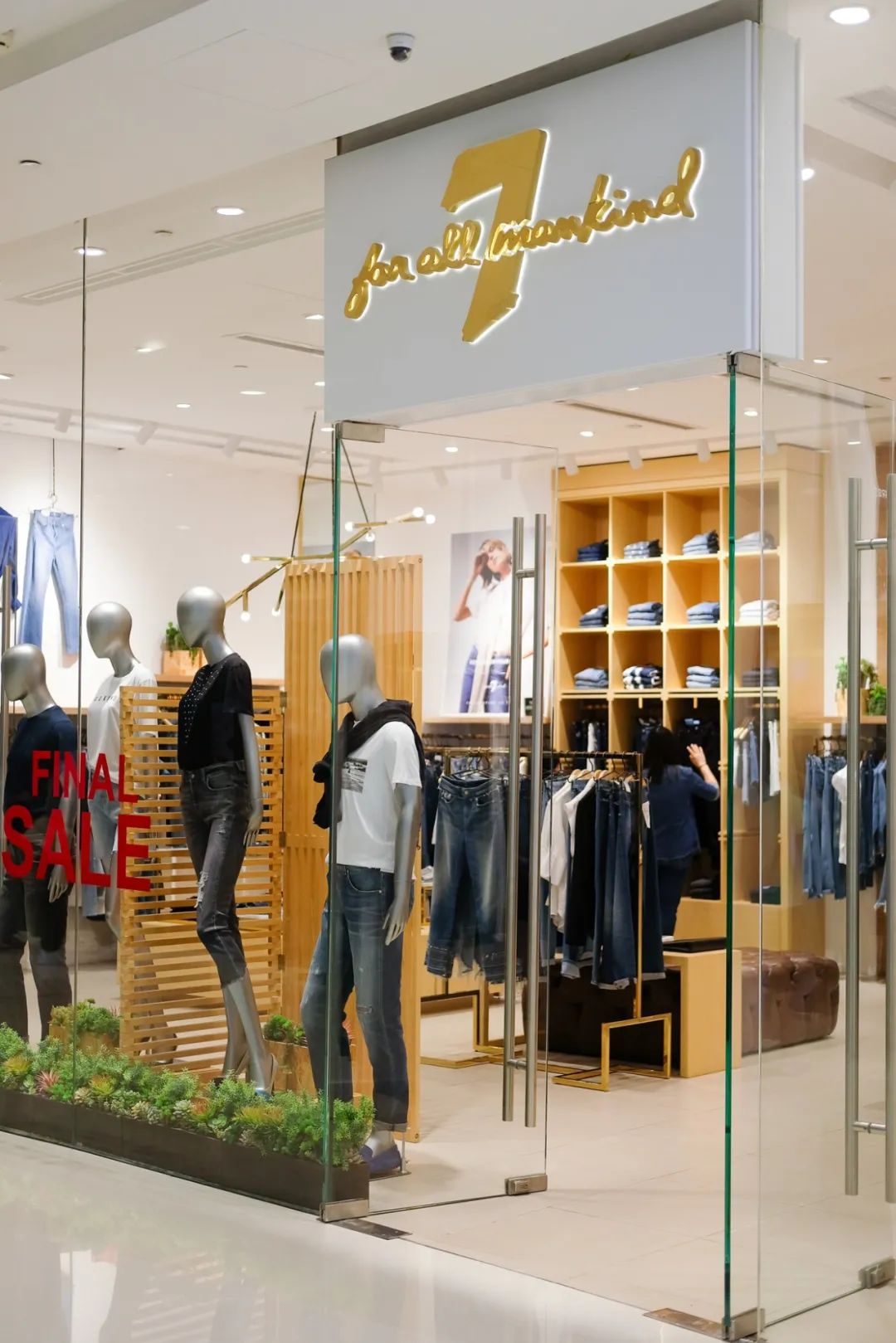 购物指南 | 轻松get顾佳式穿搭，并附越买越省的秘笈