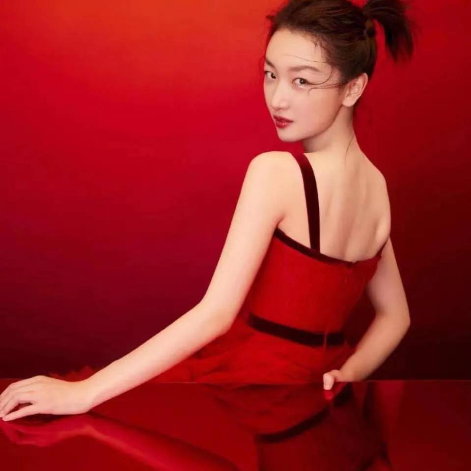 周冬雨过去的小粗腿,小粗腿逆袭