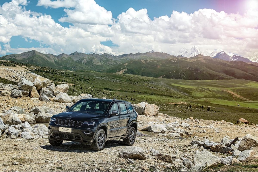 进口版大切诺基四驱高性能版,大切诺基进口汽车suv报价