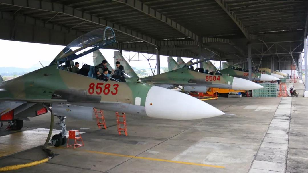 美国航母北约演练俄怎样应对,无人机对付美国航母