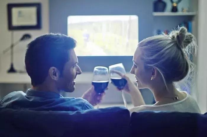 夫妻中的沟通障碍,夫妻之间存在沟通障碍如何解决