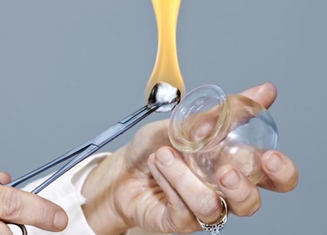 拔火罐后背会痛嘛,拔火罐后背出血泡