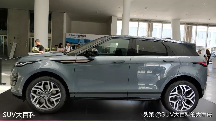 全新一代路虎揽胜极光黑科技体验,路虎极光五块屏幕