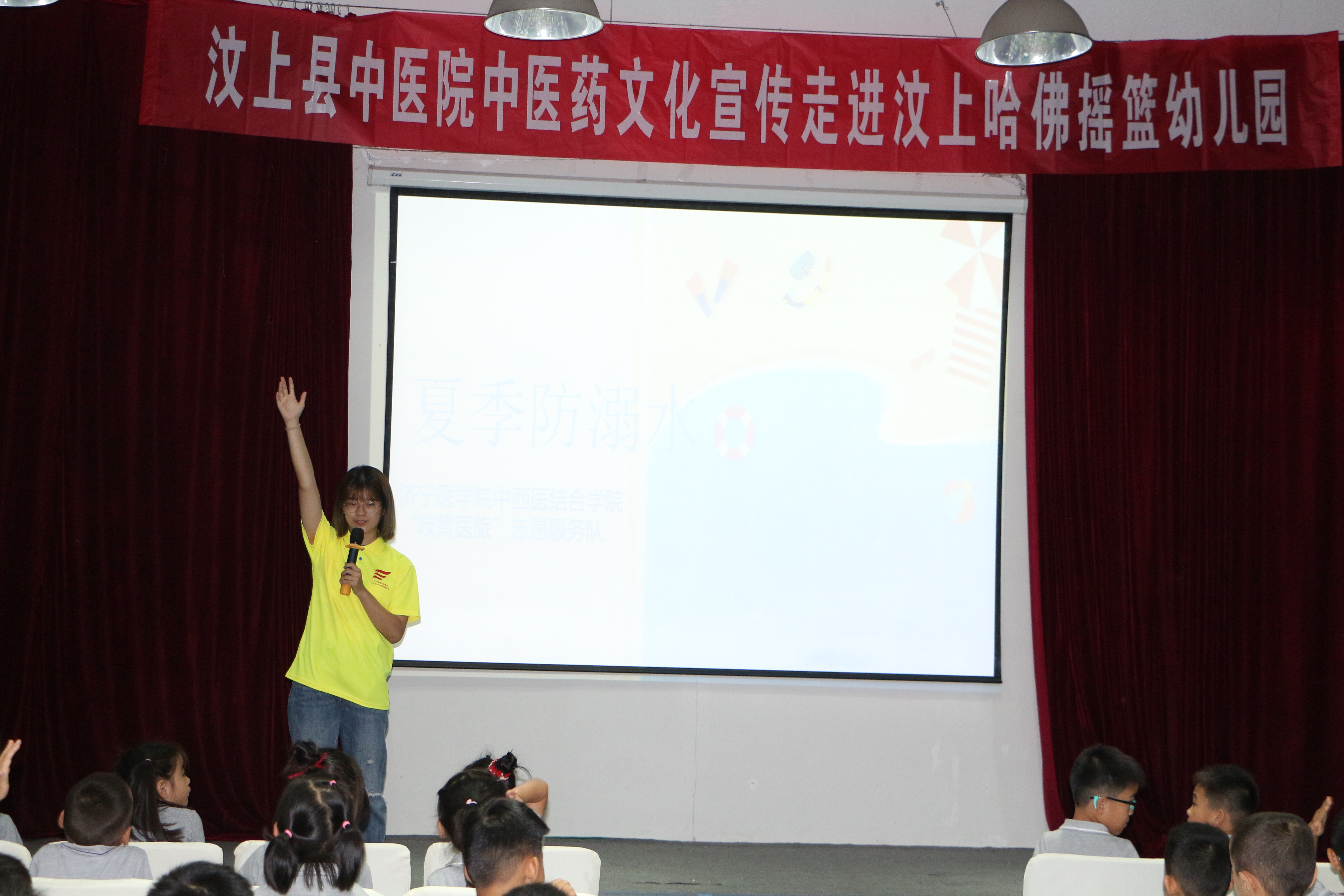 防溺水心肺复苏公益视频,心肺复苏应急救护培训活动