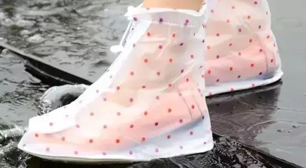 教你解决雨天鞋子湿的问题,鞋子雨天怎么防水防潮防湿