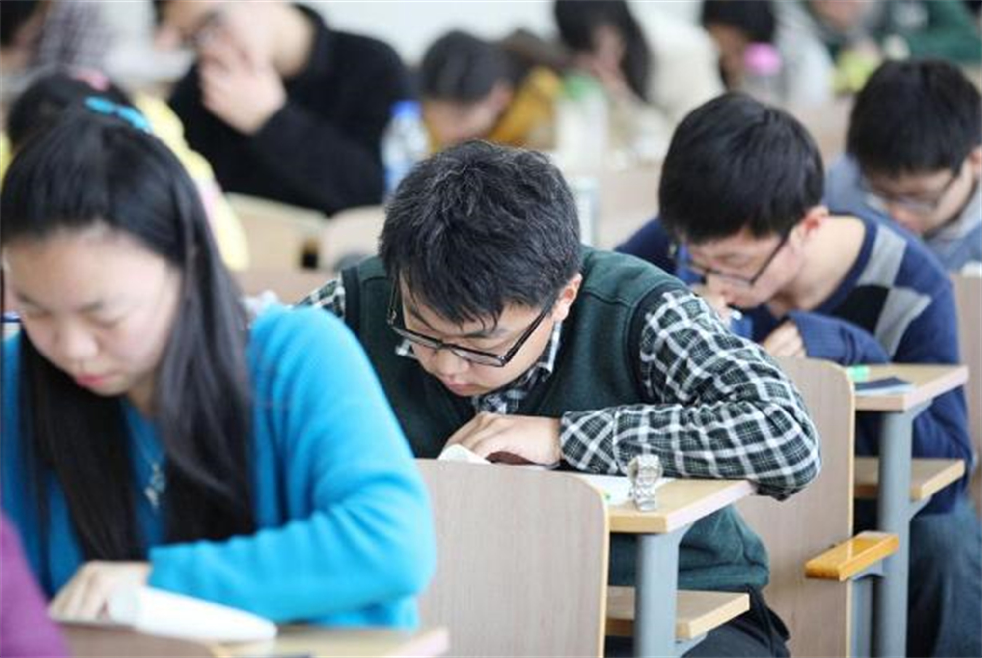 学历低在社区工作没有前途,大学里的社区工作有前途吗