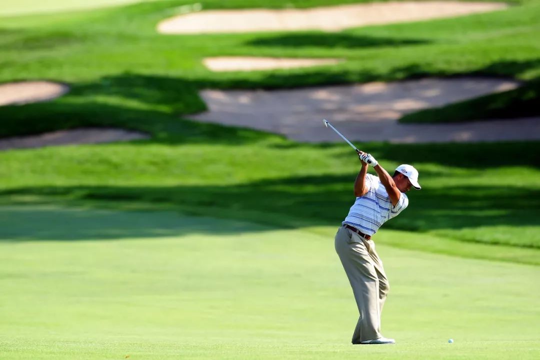 风里雨里，球杆陪你；云里雾里，果岭等你