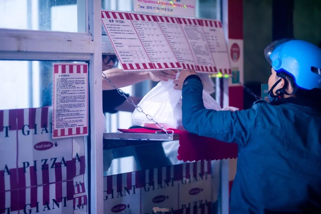 这是一家神奇Pizza小店,居然默默霸占着海口点评西餐榜TOP1